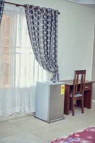 9 Roses Hotel