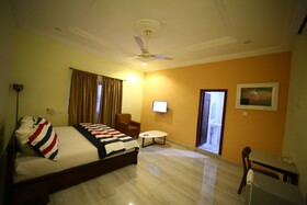 Riverbreeze Hotel