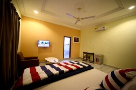 Riverbreeze Hotel