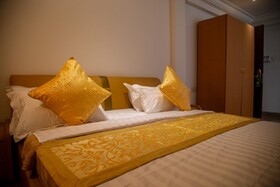 Gold Plaza Hotel