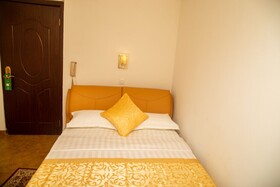 Gold Plaza Hotel
