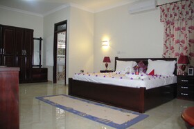 Gold Plus Hotel