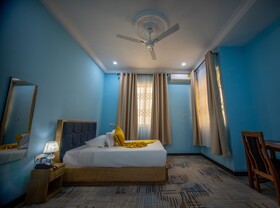 Pretty Pride Hotel