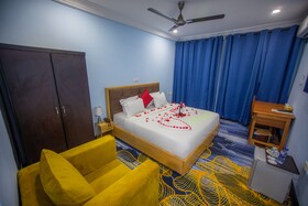 Pretty Pride Hotel