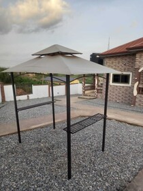 Osvee Guest House And Apartments