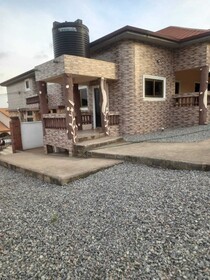 Osvee Guest House And Apartments
