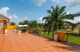 Beige Village Golf Resort And Spa
