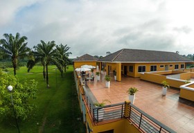 Beige Village Golf Resort And Spa