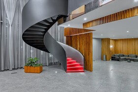 Alisa Hotel Tema