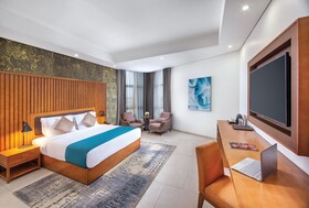 Alisa Hotel Tema
