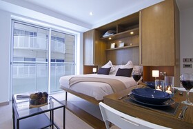 Bentley Holiday Apartments - West One