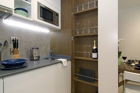 Bentley Holiday Apartments - West One