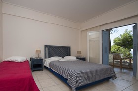 Alonissos Beach Bungalows & Suites Hotel