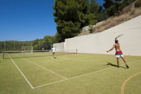 Alonissos Beach Bungalows & Suites Hotel