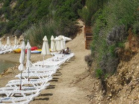 Alonissos Beach Bungalows & Suites Hotel