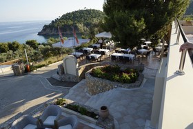 Alonissos Beach Bungalows & Suites Hotel