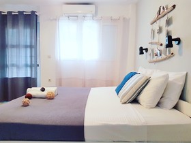 Angelos Suites