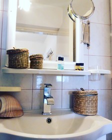 Angelos Suites