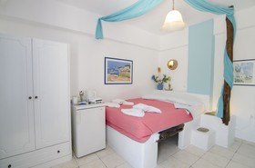 Evi's Studios Tholaria