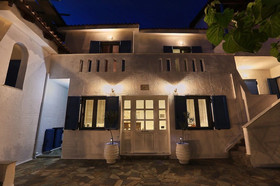 Aelia Apartments