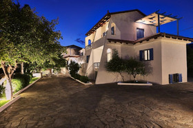 Aelia Apartments