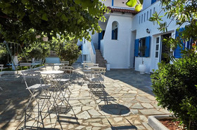 Aelia Apartments