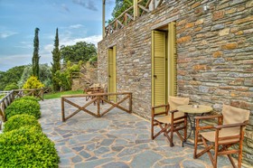 Iro Suites