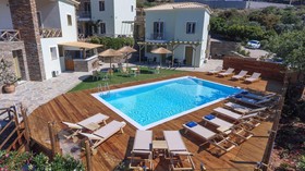 Iro Suites