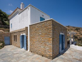 Seaside luxury villa by VillaRentalsgr