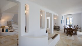 Seaside luxury villa by VillaRentalsgr