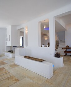 Seaside luxury villa by VillaRentalsgr