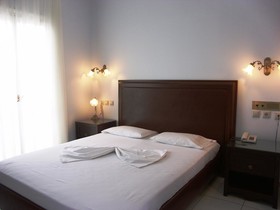 Aneroussa Beach Hotel
