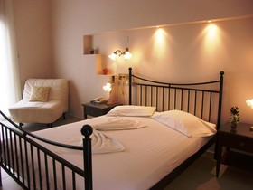 Aneroussa Beach Hotel