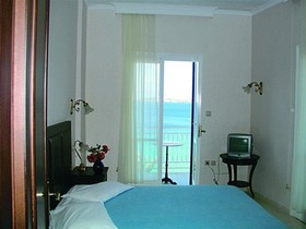 Aneroussa Beach Hotel
