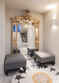 33 Solonos Suites