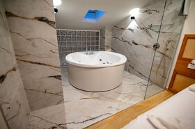 A-13 Belle Athenes - Luxury Rooms at Monastiraki Railway Station