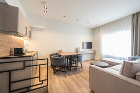 Aeiphoria Suites & Rooms