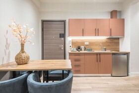 Aeiphoria Suites & Rooms