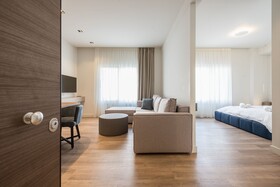 Aeiphoria Suites & Rooms