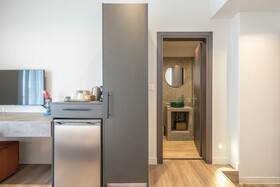 Aeiphoria Suites & Rooms