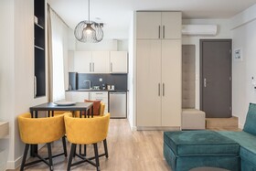 Aeiphoria Suites & Rooms