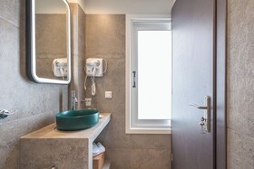 Aeiphoria Suites & Rooms