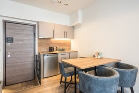Aeiphoria Suites & Rooms