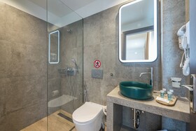 Aeiphoria Suites & Rooms