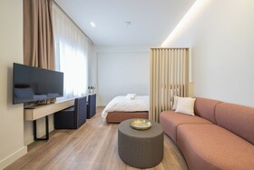 Aeiphoria Suites & Rooms