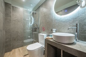 Aeiphoria Suites & Rooms