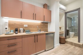 Aeiphoria Suites & Rooms