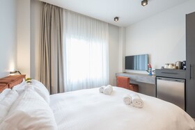 Aeiphoria Suites & Rooms