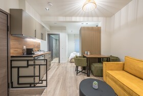Aeiphoria Suites & Rooms