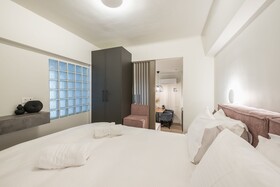 Aeiphoria Suites & Rooms